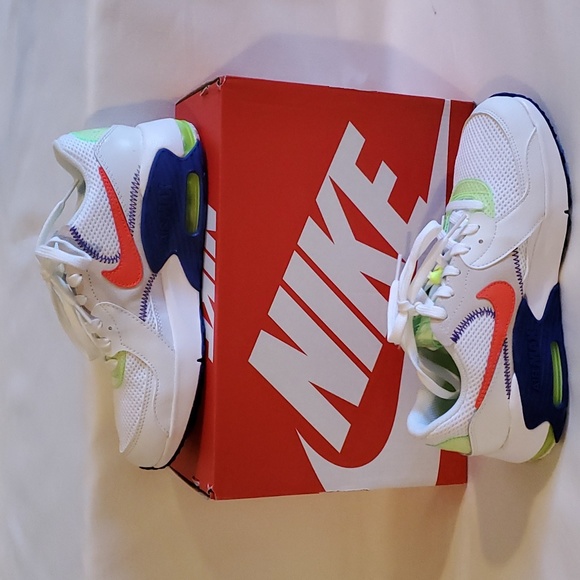 NIB Nike Air Max Excee Amd (GS) 5Y (Also fits Women's 6.5 or Men's 5) - Picture 2 of 7